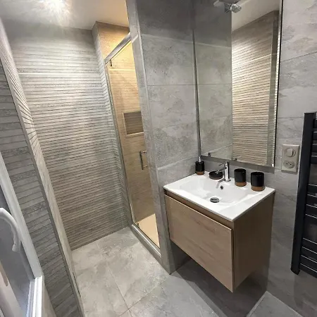 شقة With Style - Rue Meynadier - 350m Palais & Beach!