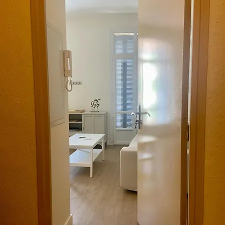 شقة With Style - Rue Meynadier - 350m Palais & Beach! *
